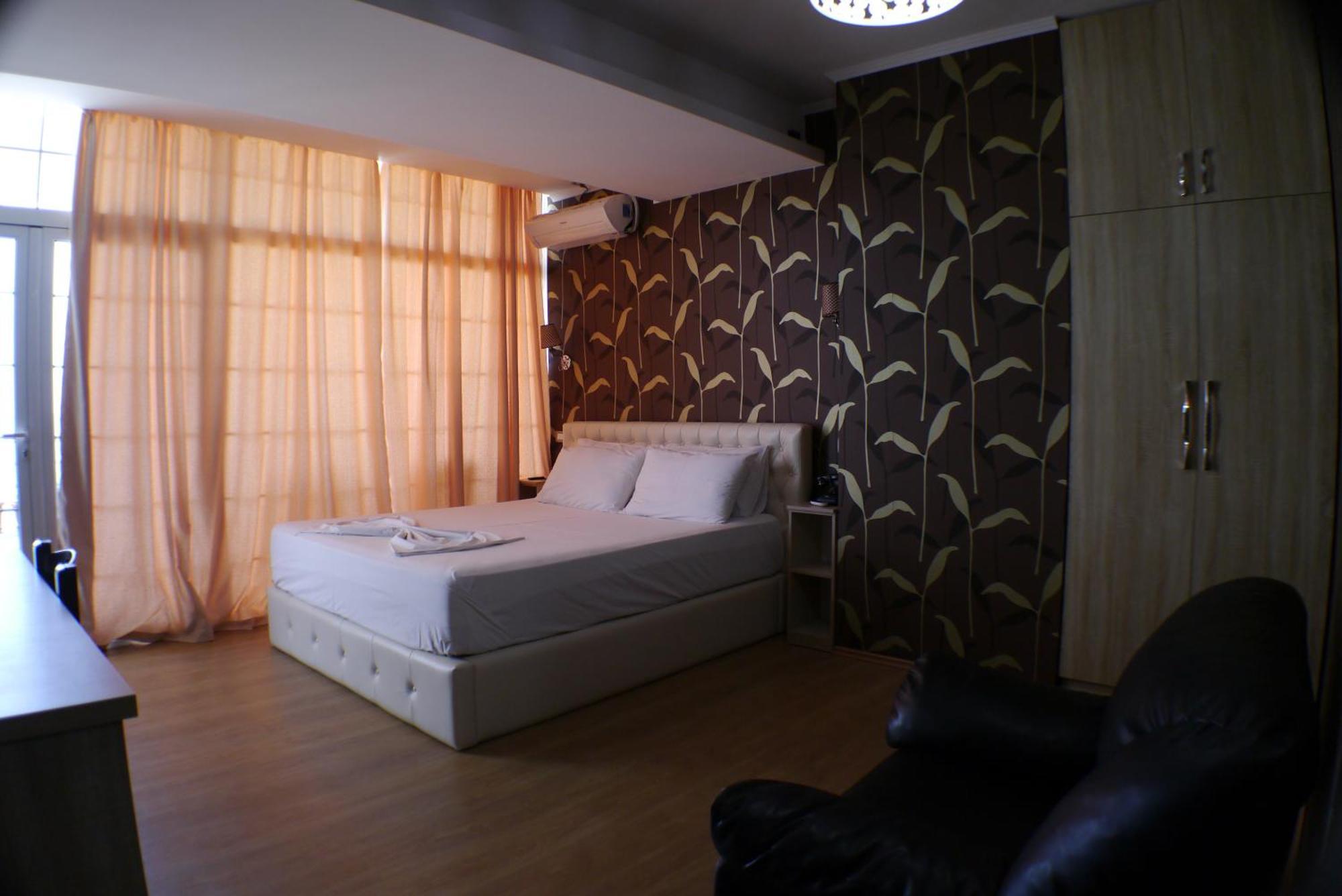 Espana Aparthotel Shkallnur Luaran gambar