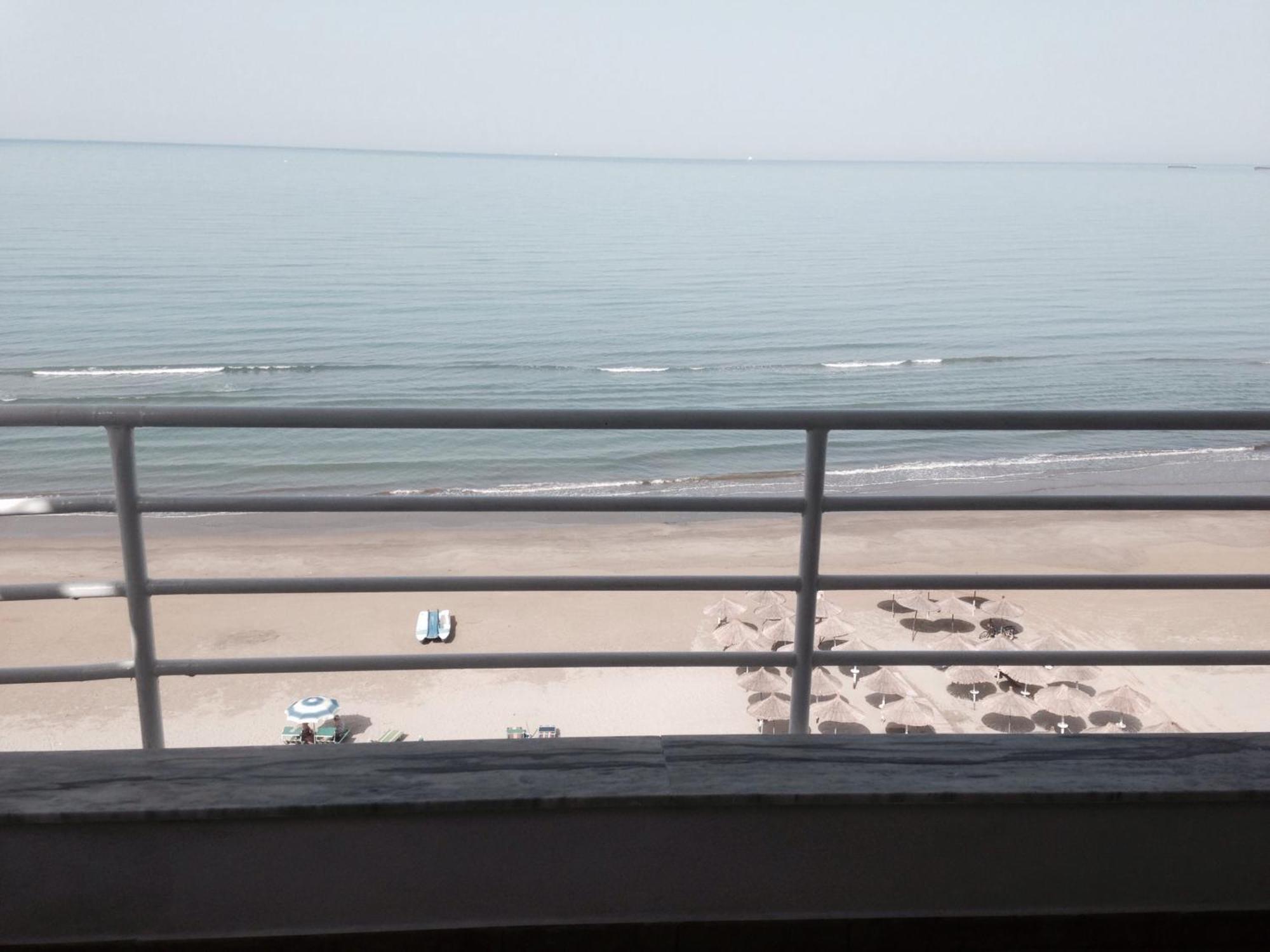 Espana Aparthotel Shkallnur Bilik gambar